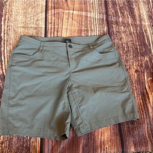 Women’s Kuhl Shorts Olive Shorts Size 14